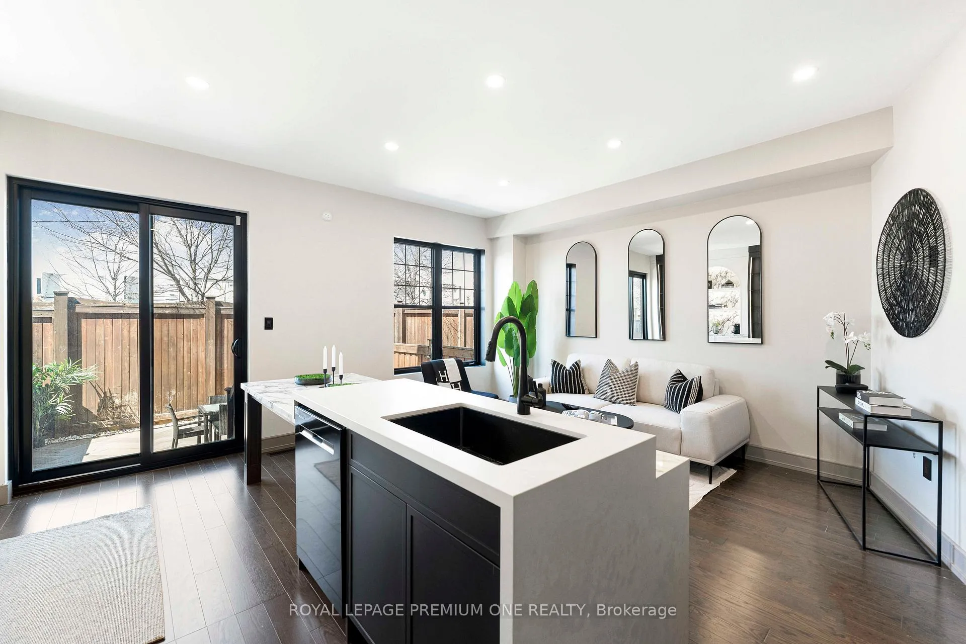Photo 5 of 18 Morra Avenue, Caledon, Bolton East — HOMEH