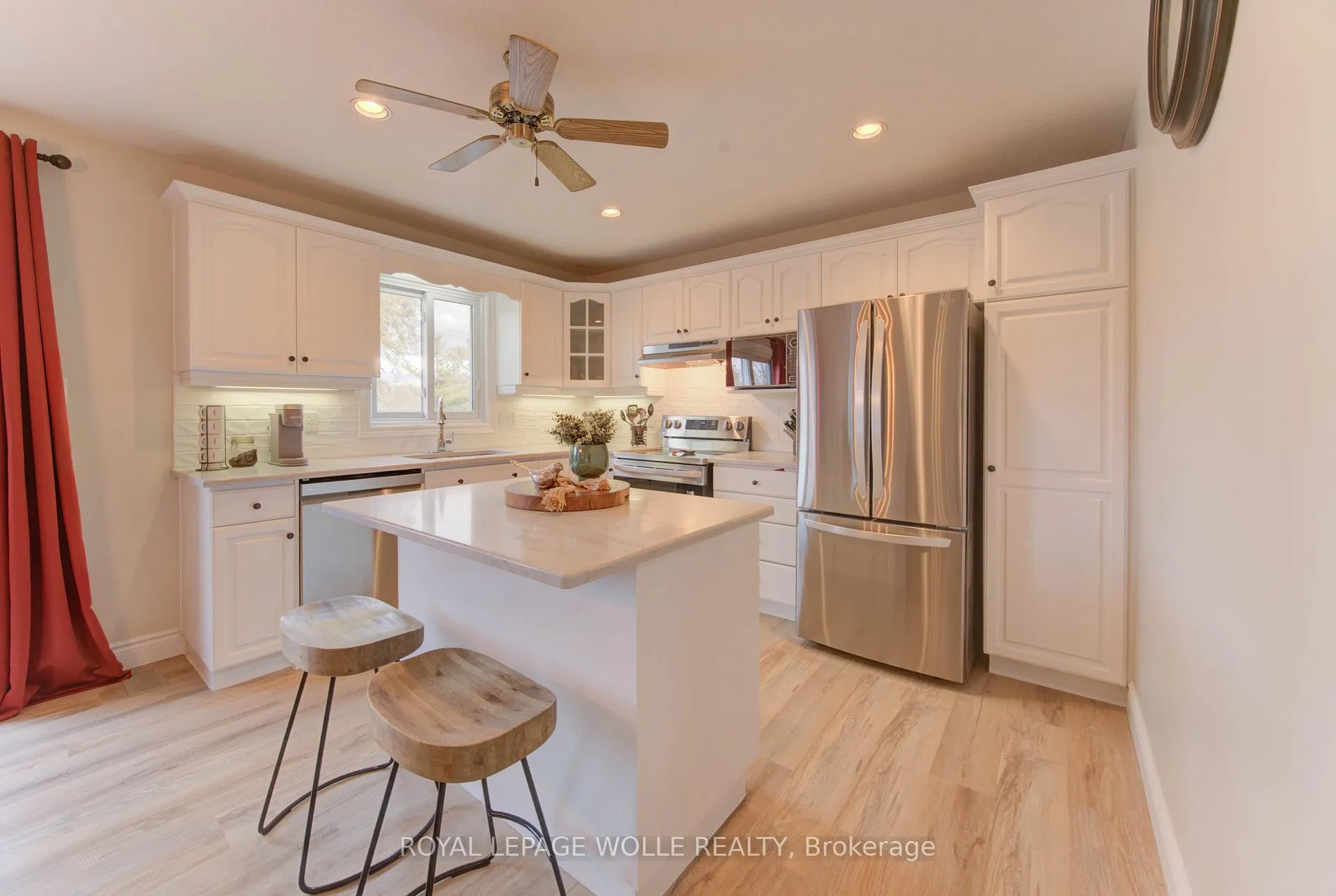 Photo 11 of 396 Otterbein Road, Kitchener — HOMEH