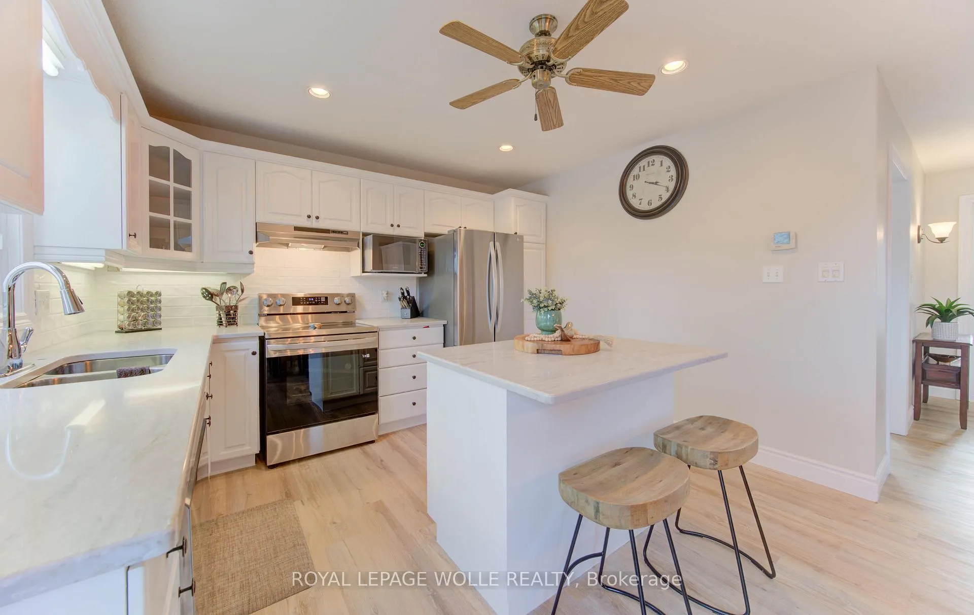 Photo 12 of 396 Otterbein Road, Kitchener — HOMEH