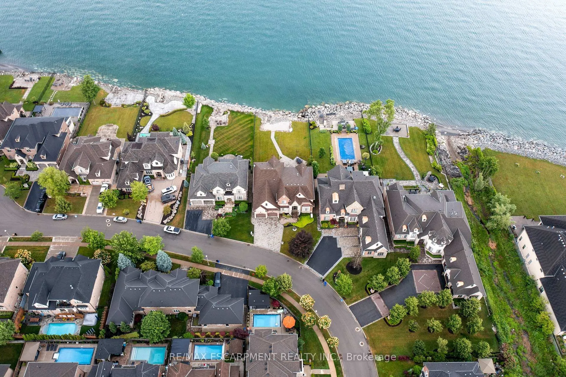 Photo 1 of 56 Aquamarine Drive, Hamilton, Lakeshore — HOMEH