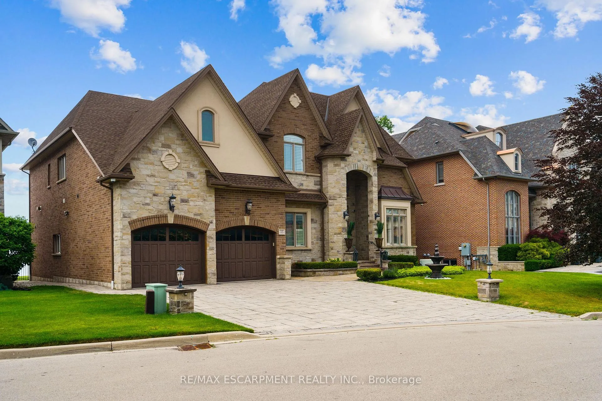 Photo 8 of 56 Aquamarine Drive, Hamilton, Lakeshore — HOMEH