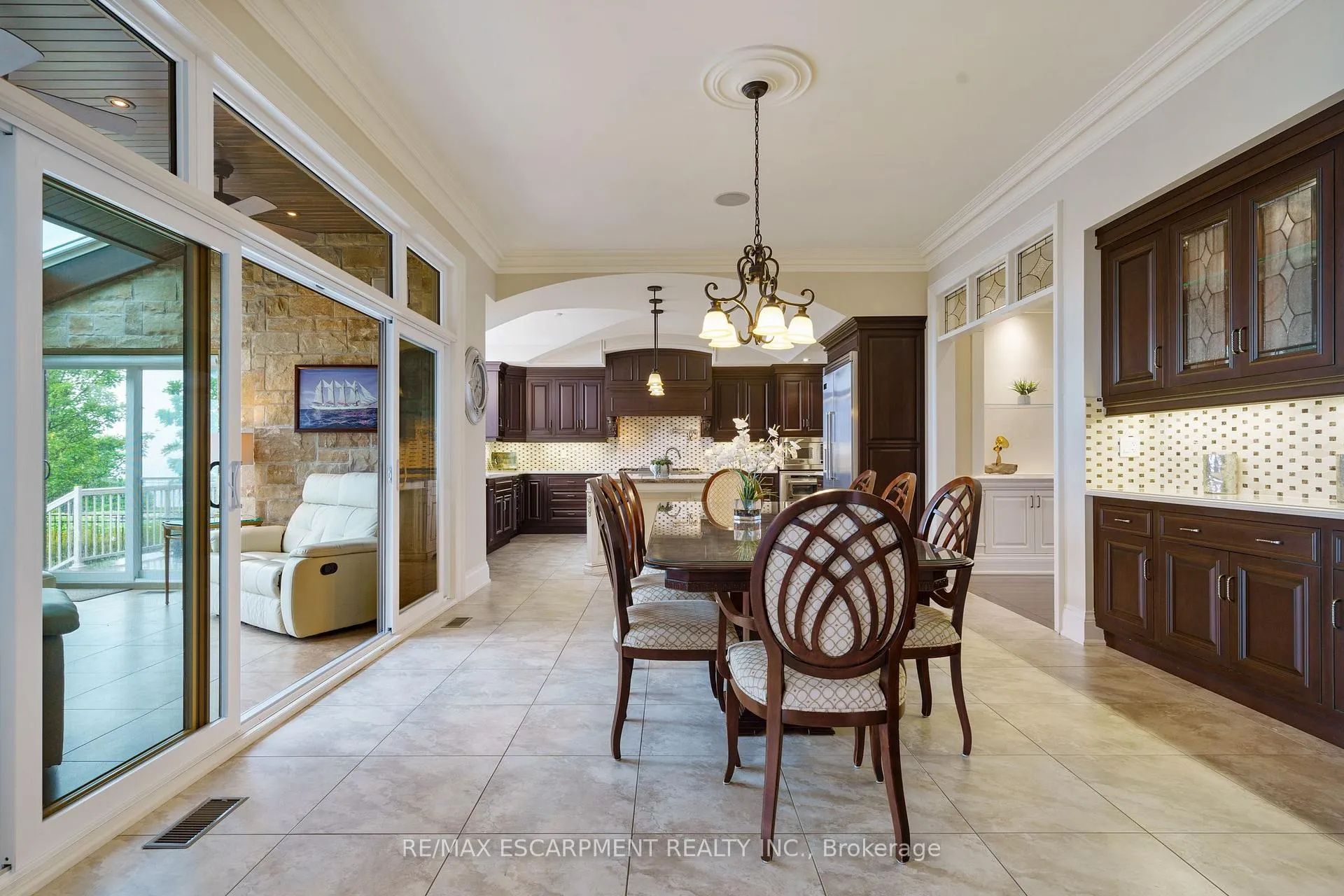 Photo 18 of 56 Aquamarine Drive, Hamilton, Lakeshore — HOMEH