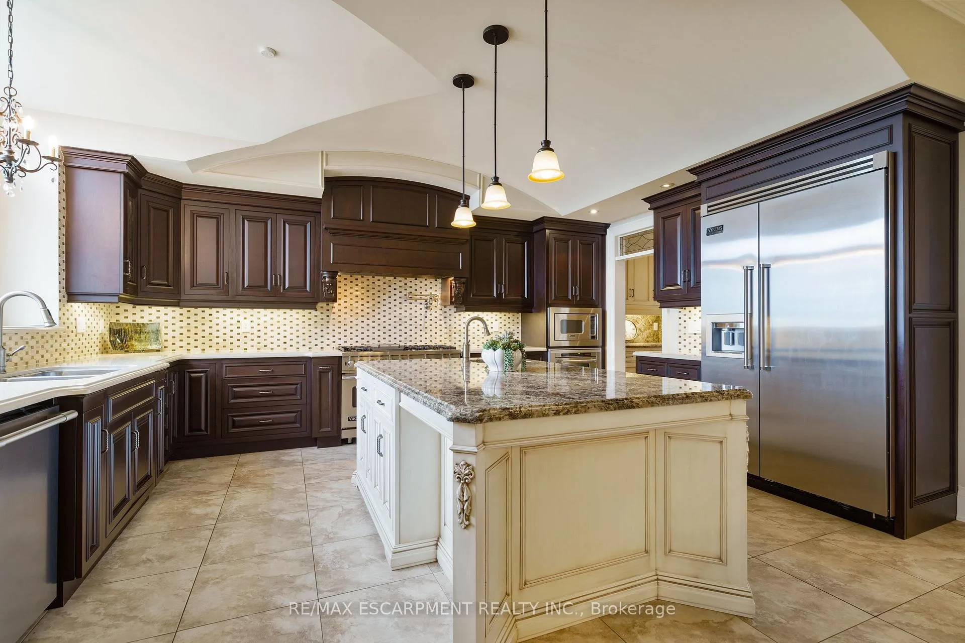 Photo 21 of 56 Aquamarine Drive, Hamilton, Lakeshore — HOMEH