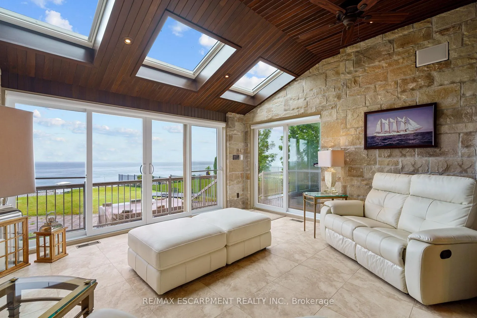 Photo 24 of 56 Aquamarine Drive, Hamilton, Lakeshore — HOMEH