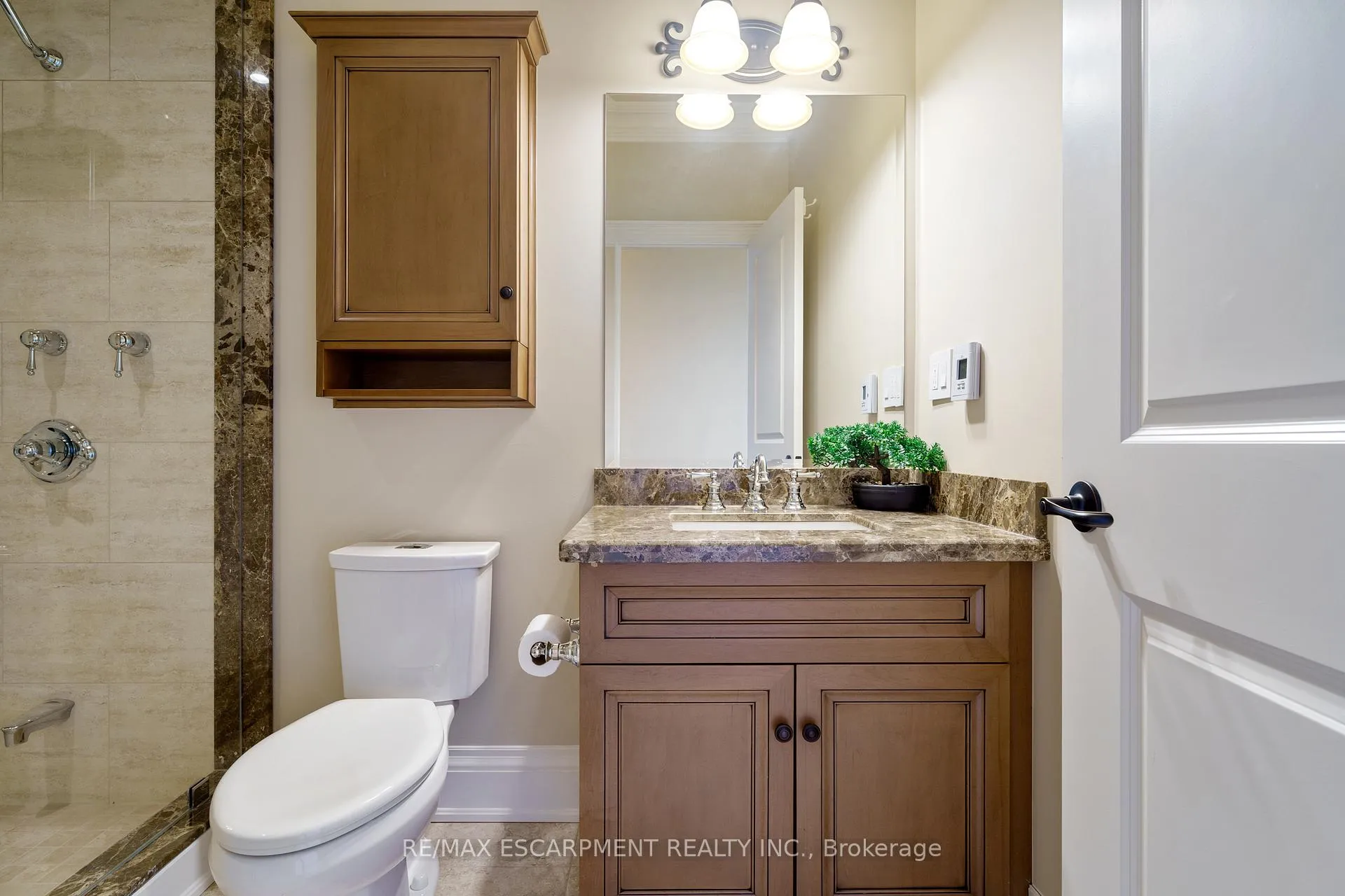 Photo 32 of 56 Aquamarine Drive, Hamilton, Lakeshore — HOMEH