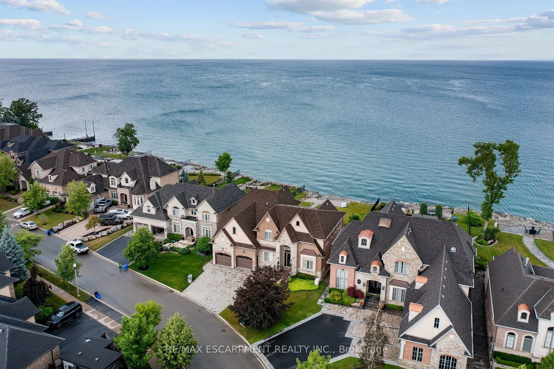 Photo 44 of 56 Aquamarine Drive, Hamilton, Lakeshore — HOMEH