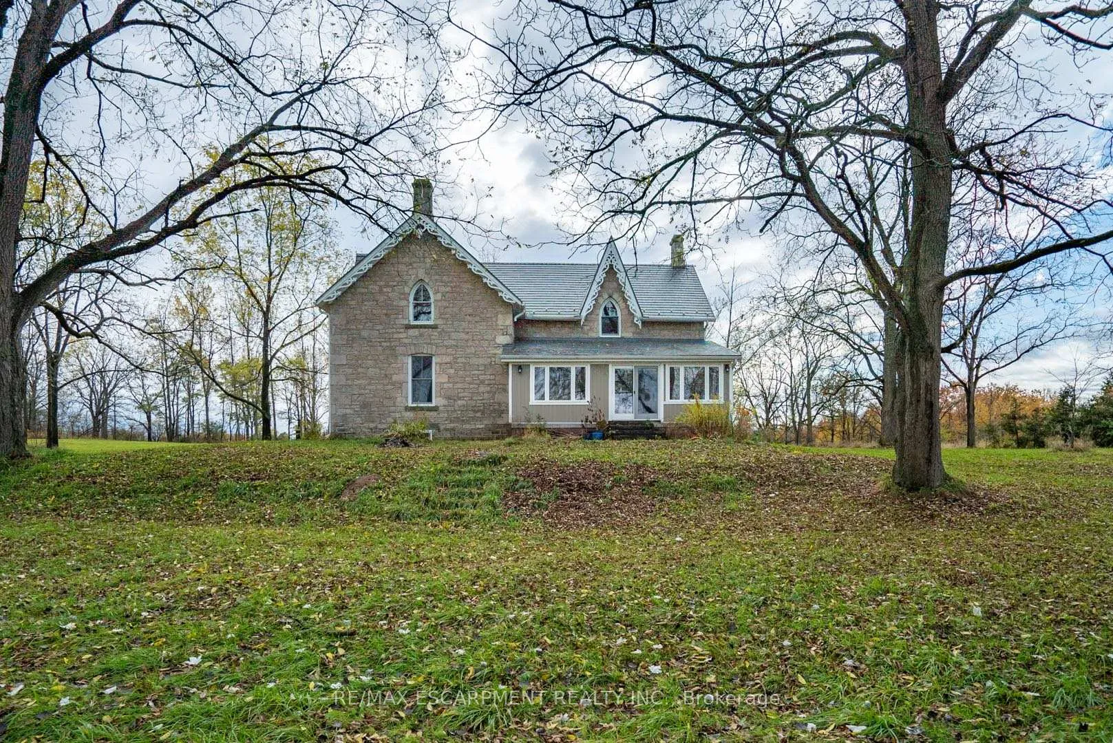 Photo 4 of 1172 Concession 8 Road W, Hamilton, Rural Flamborough — HOMEH