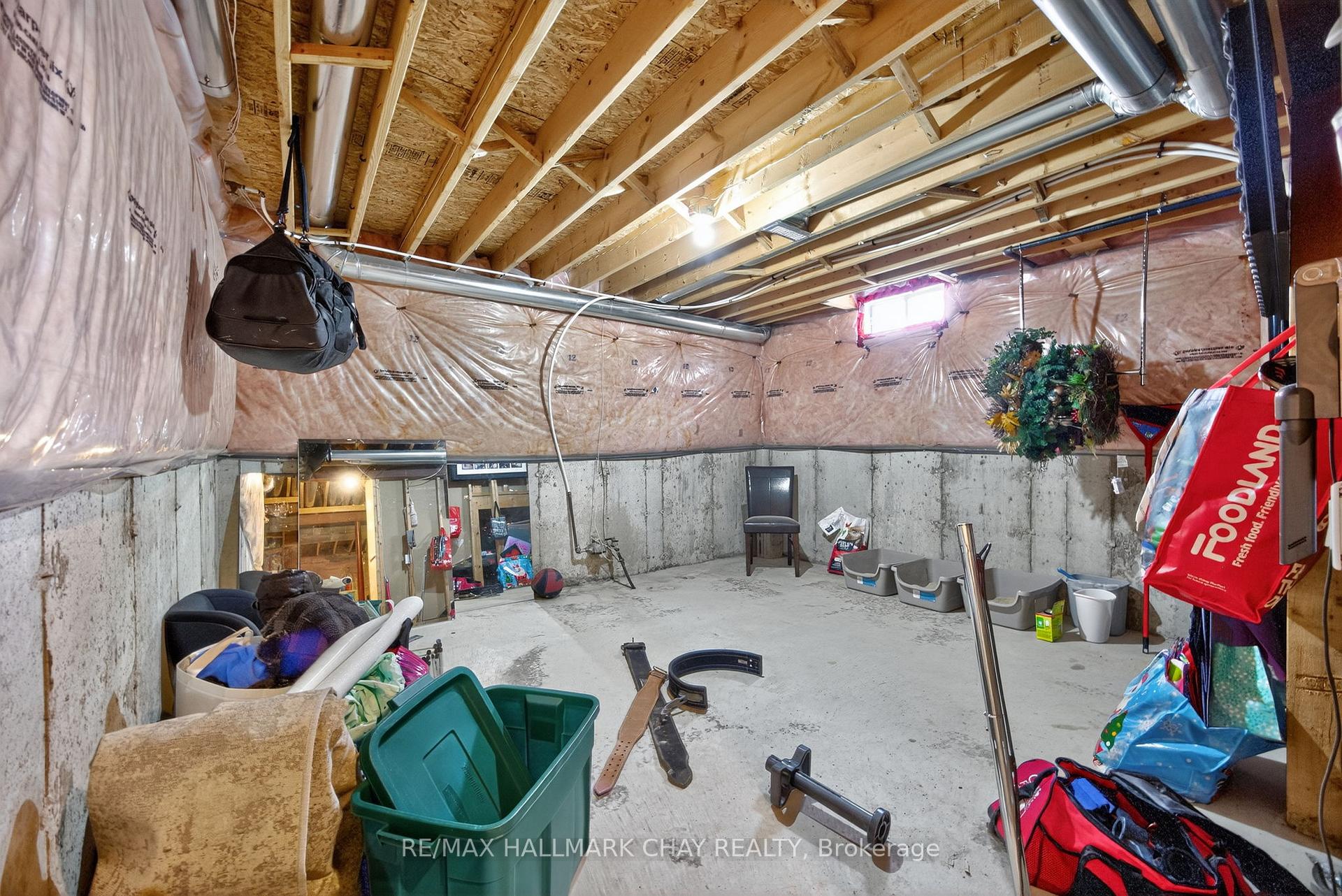 Photo 1 of 5 Saxon Road, Barrie, Innis-Shore — HOMEH