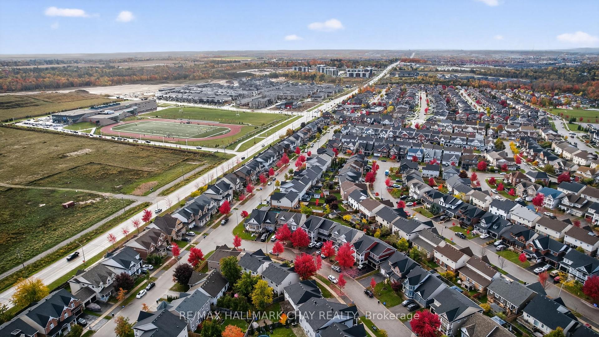 Photo 5 of 5 Saxon Road, Barrie, Innis-Shore — HOMEH