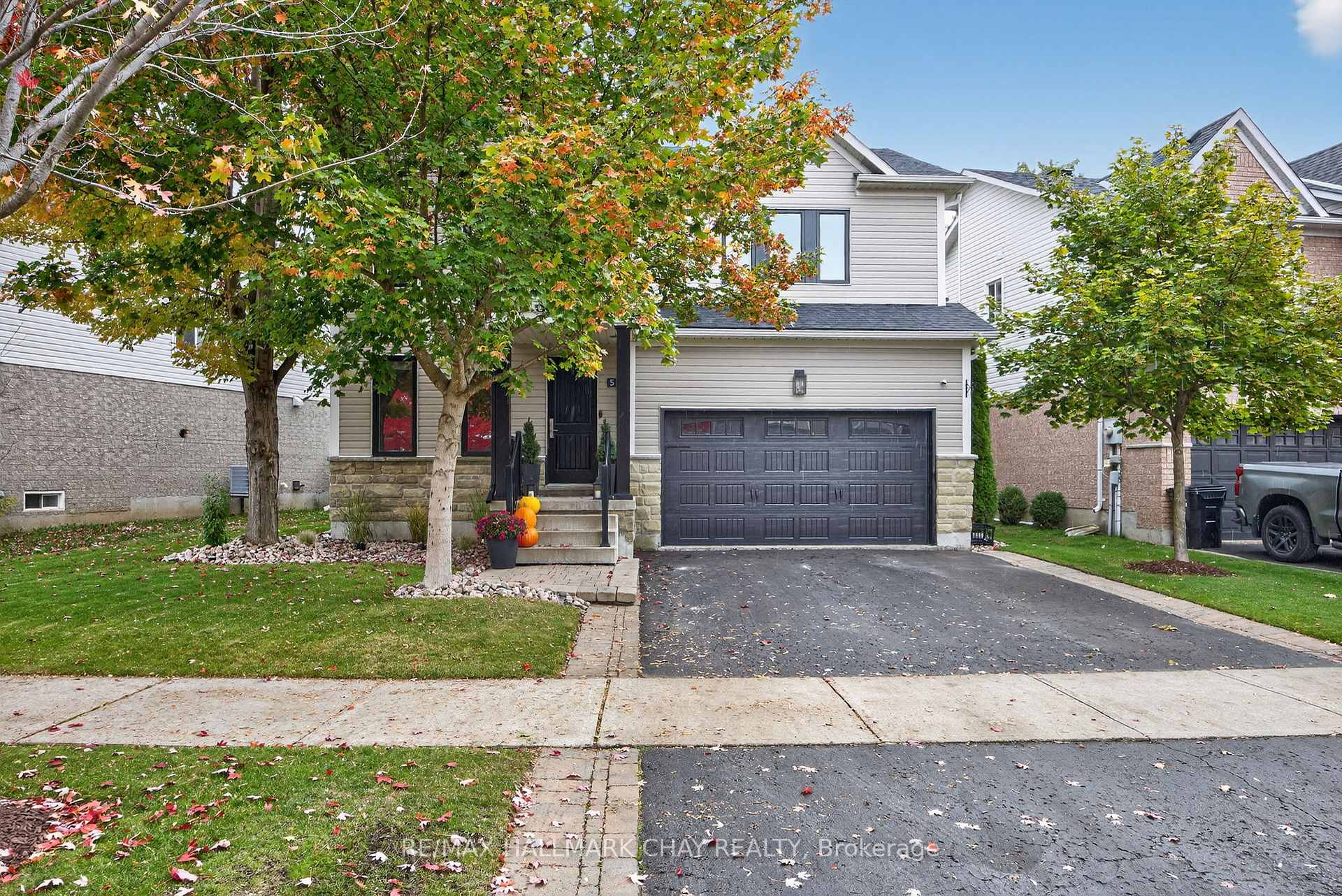 Photo 10 of 5 Saxon Road, Barrie, Innis-Shore — HOMEH
