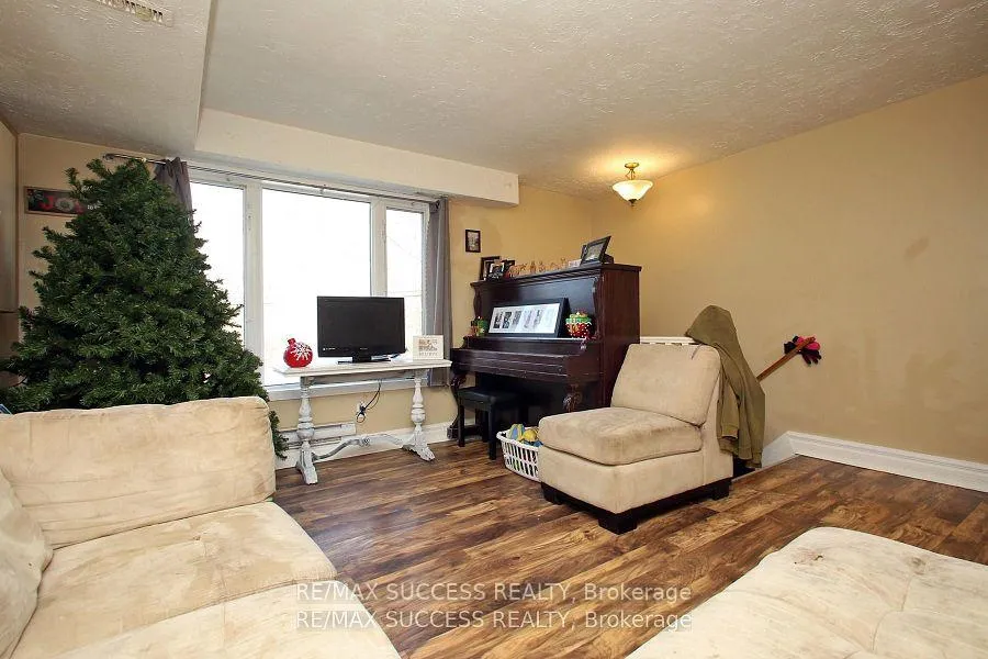 Photo 12 of 32 & 34 River Street, Thorold, Port Robinson — HOMEH