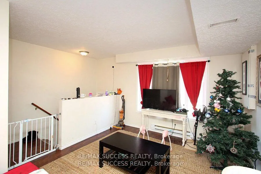 Photo 36 of 32 & 34 River Street, Thorold, Port Robinson — HOMEH