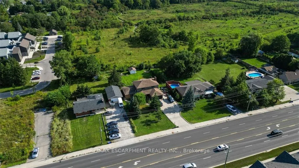 Photo 16 of 1873 Rymal Road E, Hamilton, Stoney Creek Mountain — HOMEH
