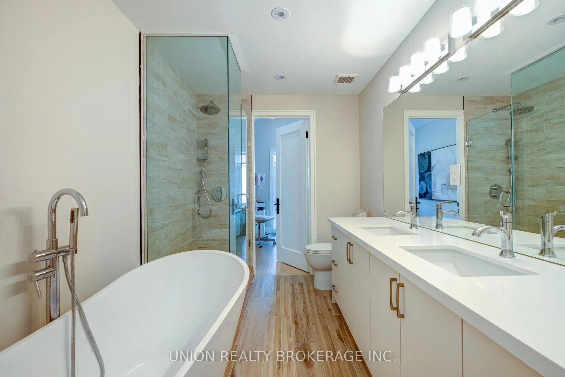 Photo 21 of 59 Glen Manor Drive, Toronto, The Beaches — HOMEH
