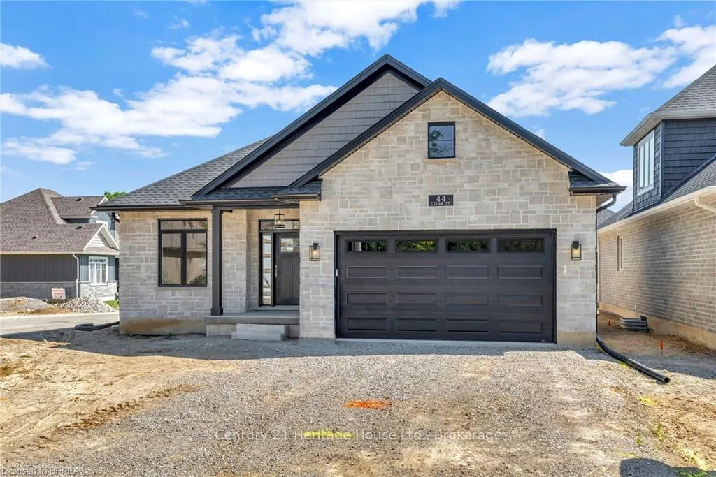 Photo 1 of 44 Cedar Street, Brant, Paris — HOMEH