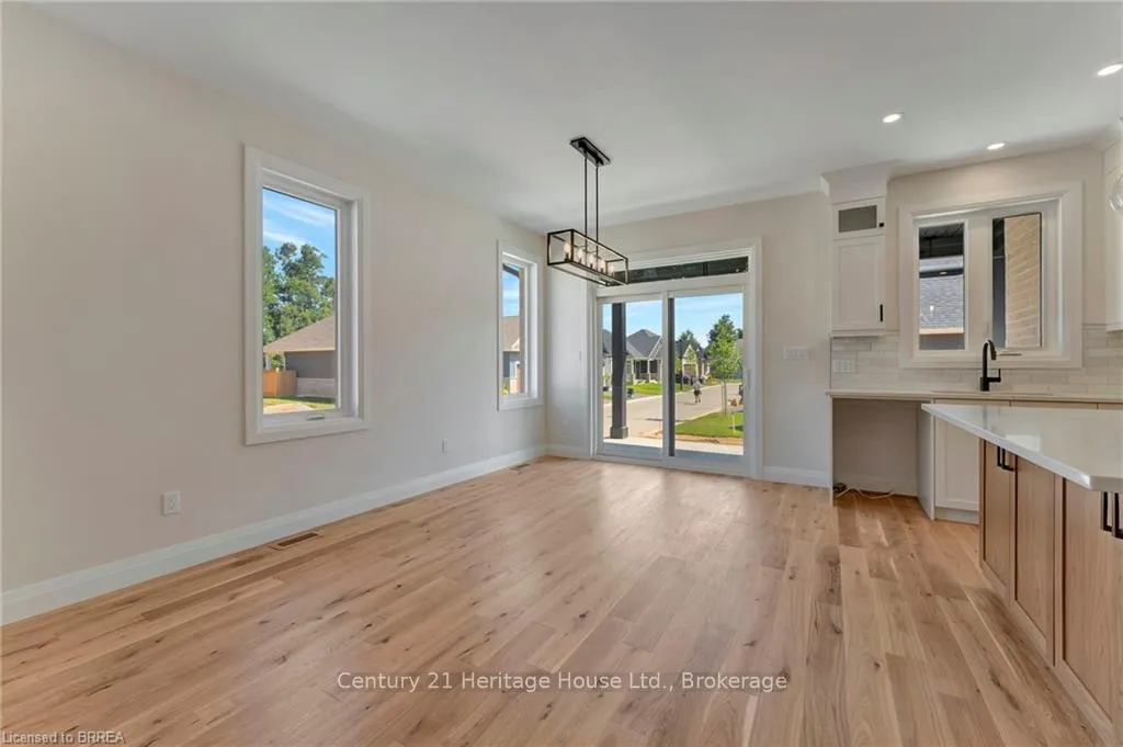 Photo 10 of 44 Cedar Street, Brant, Paris — HOMEH