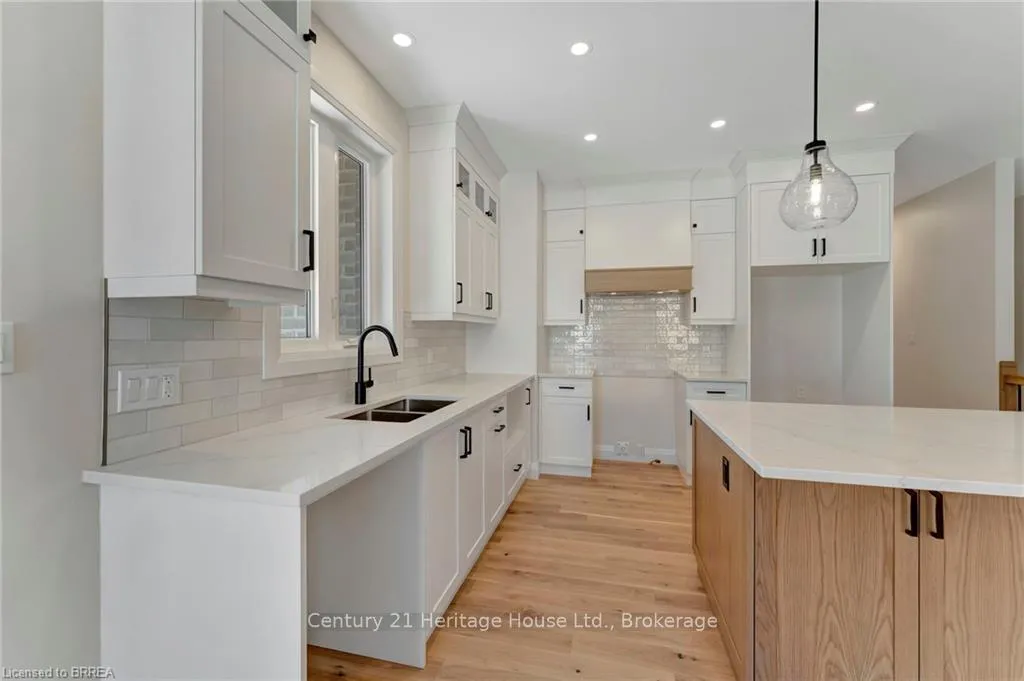 Photo 14 of 44 Cedar Street, Brant, Paris — HOMEH