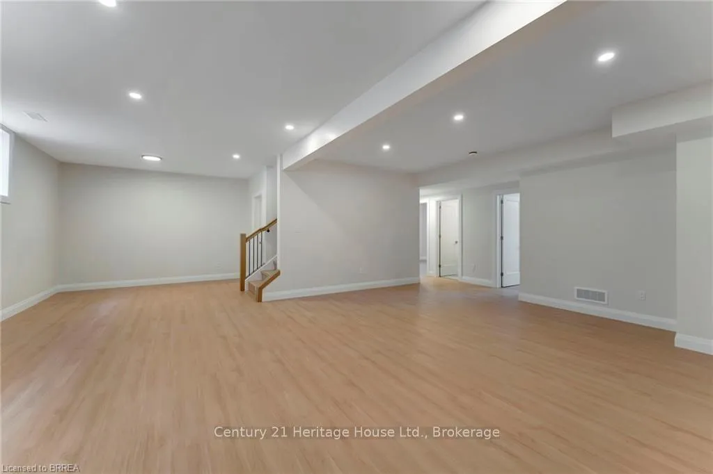 Photo 31 of 44 Cedar Street, Brant, Paris — HOMEH