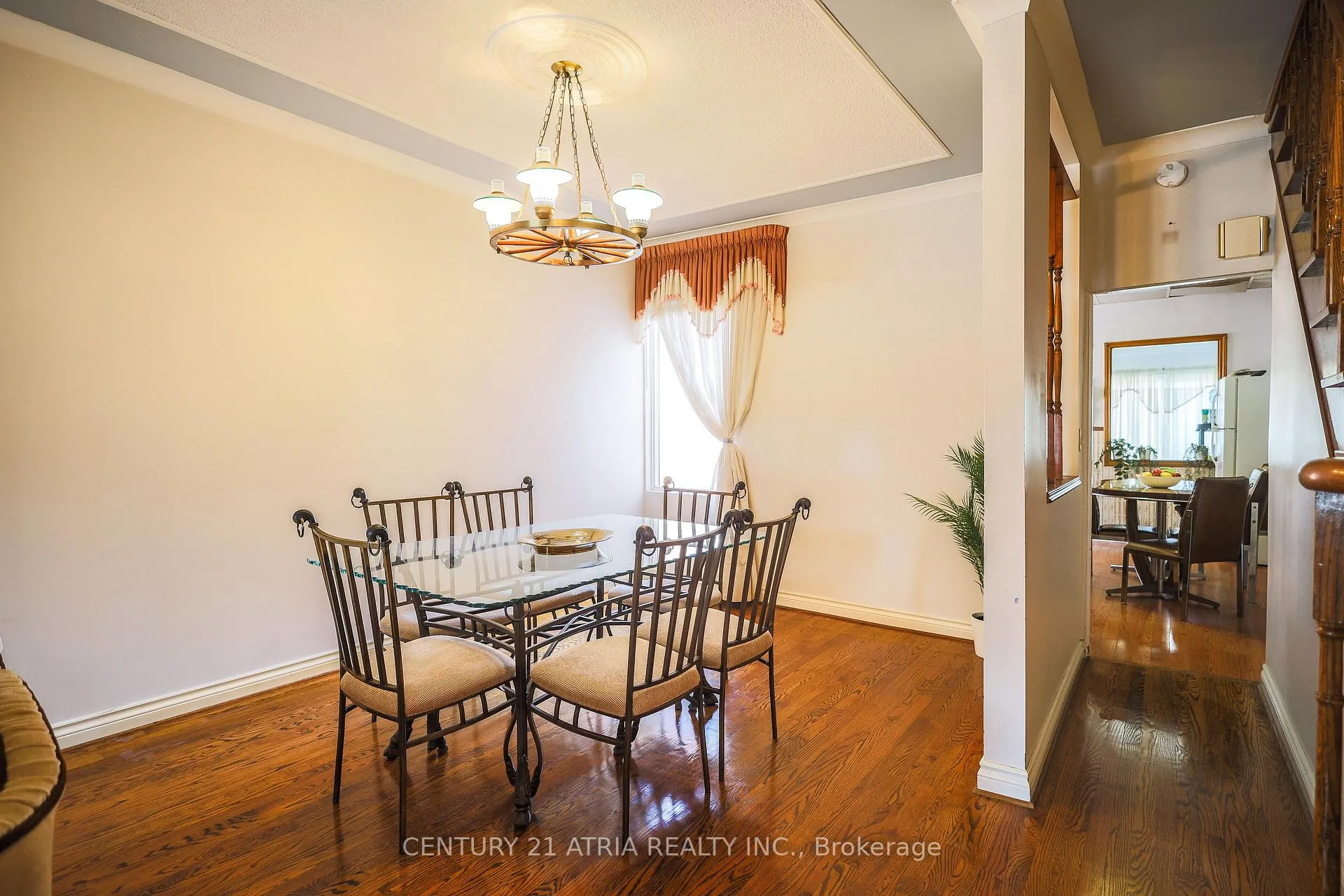 Photo 9 of 869 Pape Avenue E, Toronto, Danforth Village-East York — HOMEH