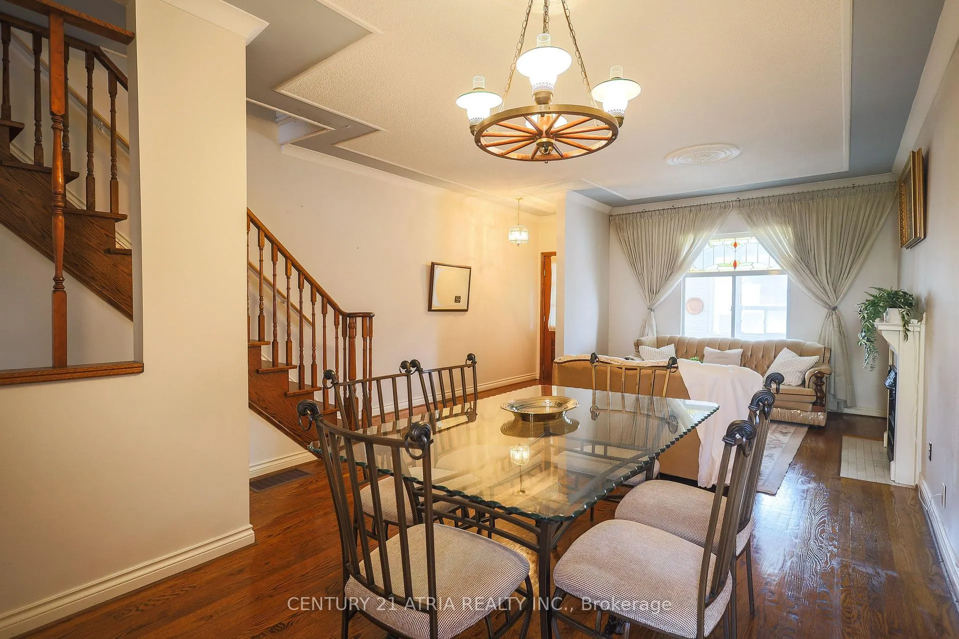Photo 10 of 869 Pape Avenue E, Toronto, Danforth Village-East York — HOMEH