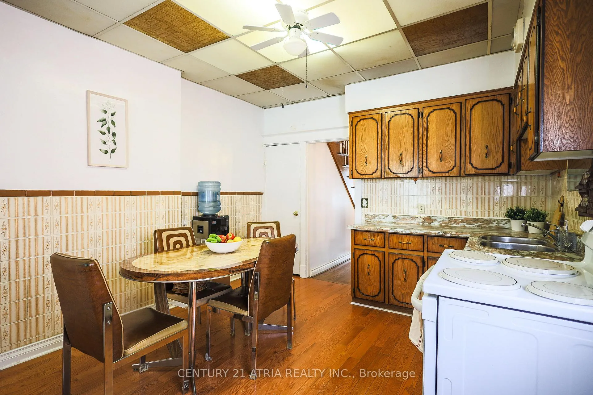 Photo 14 of 869 Pape Avenue E, Toronto, Danforth Village-East York — HOMEH