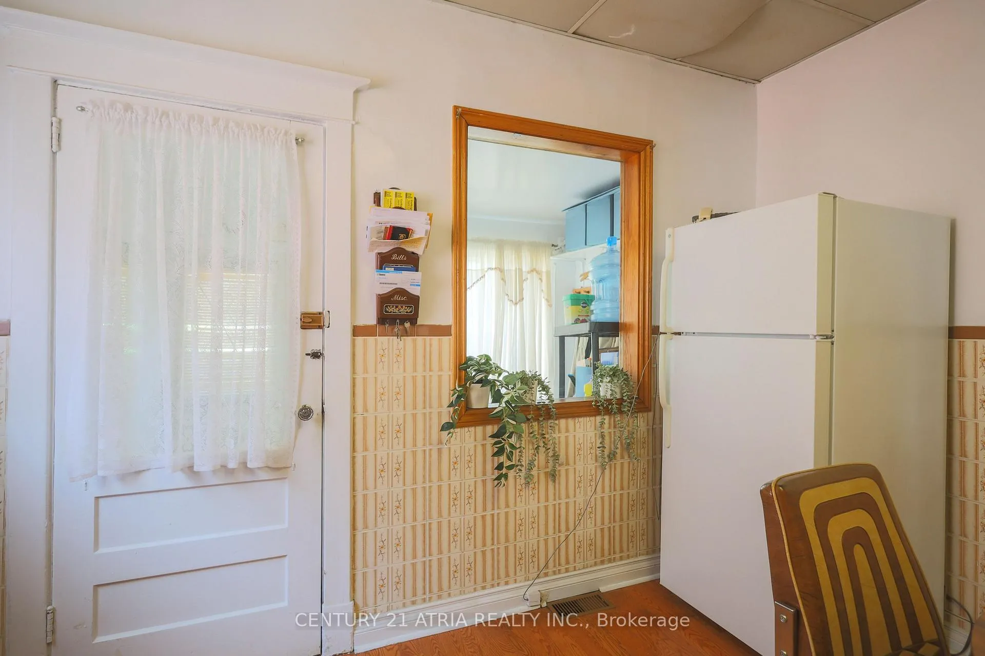 Photo 15 of 869 Pape Avenue E, Toronto, Danforth Village-East York — HOMEH