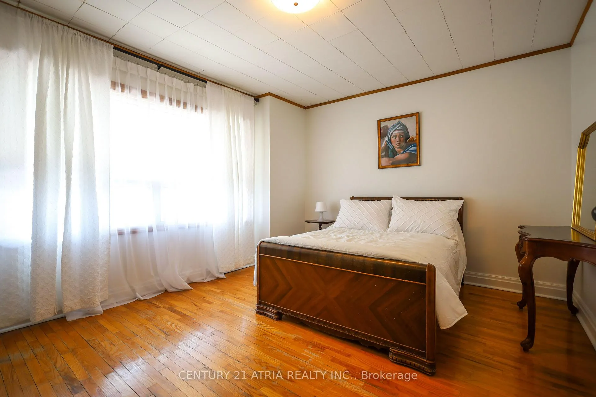 Photo 17 of 869 Pape Avenue E, Toronto, Danforth Village-East York — HOMEH