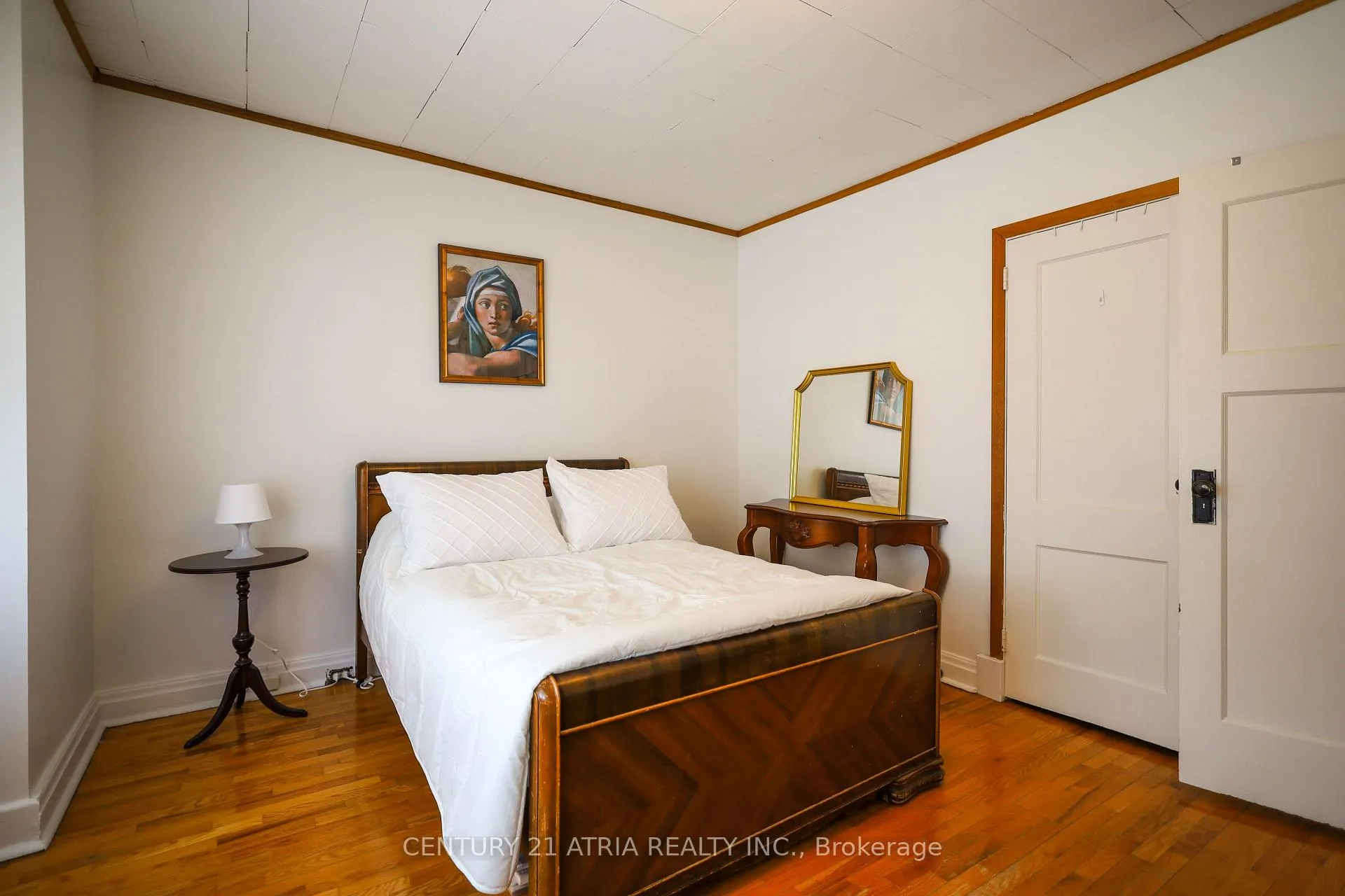 Photo 18 of 869 Pape Avenue E, Toronto, Danforth Village-East York — HOMEH