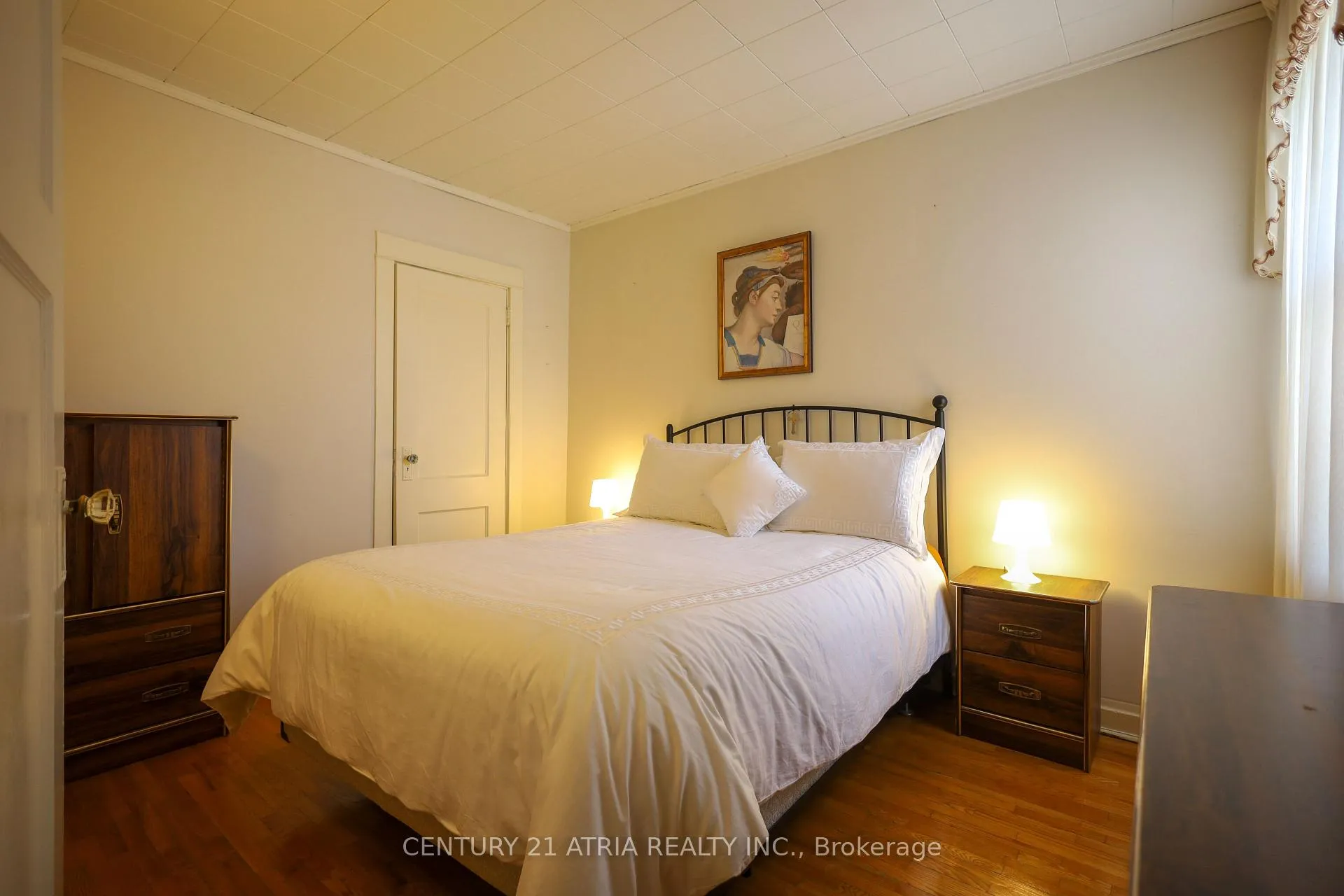 Photo 20 of 869 Pape Avenue E, Toronto, Danforth Village-East York — HOMEH
