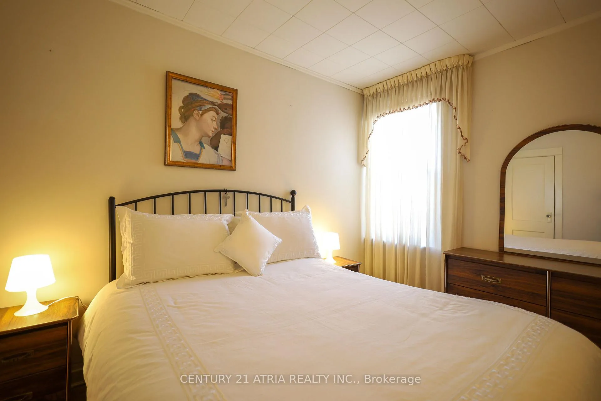 Photo 21 of 869 Pape Avenue E, Toronto, Danforth Village-East York — HOMEH
