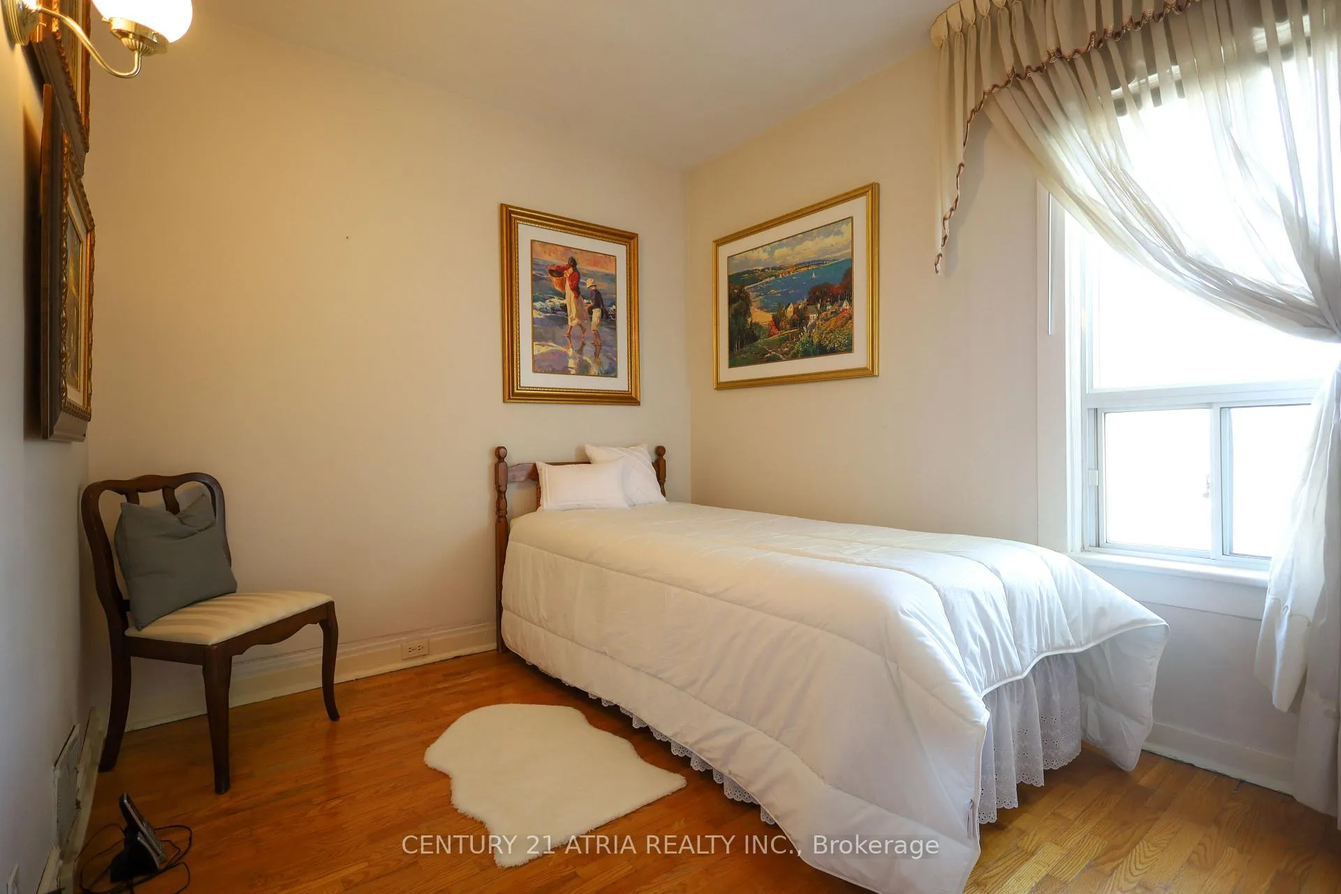 Photo 22 of 869 Pape Avenue E, Toronto, Danforth Village-East York — HOMEH