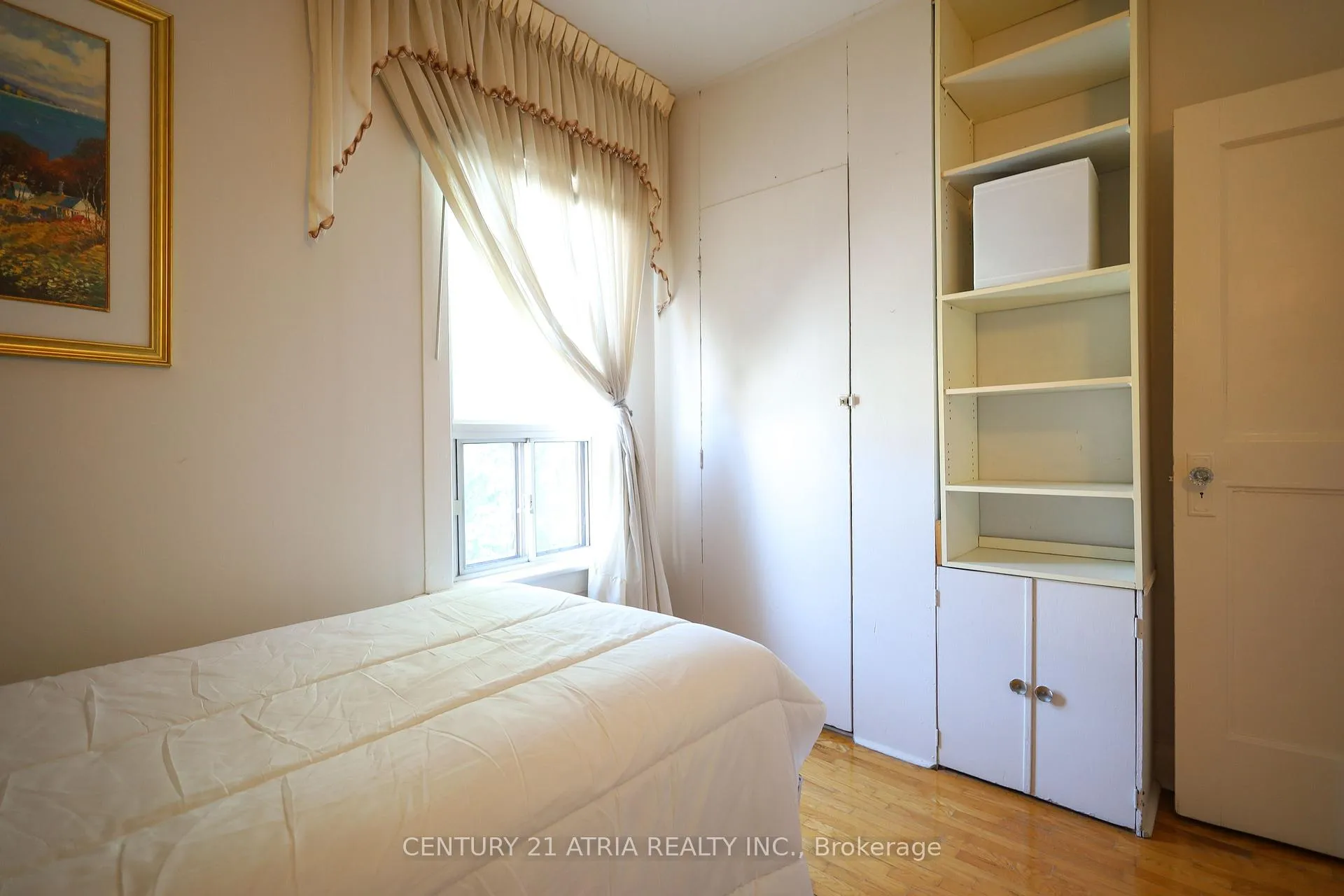 Photo 23 of 869 Pape Avenue E, Toronto, Danforth Village-East York — HOMEH