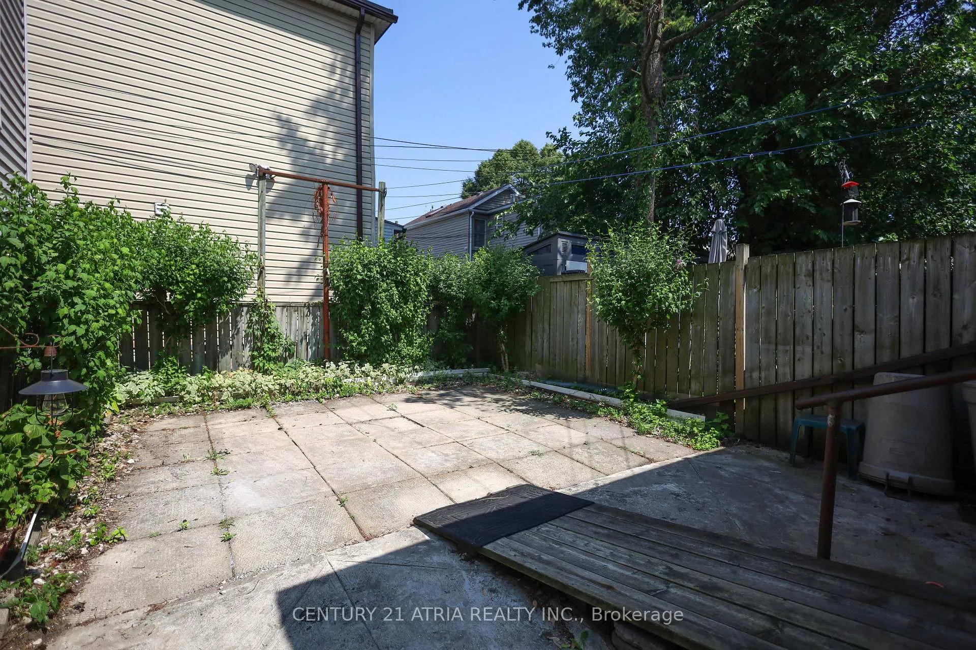 Photo 26 of 869 Pape Avenue E, Toronto, Danforth Village-East York — HOMEH
