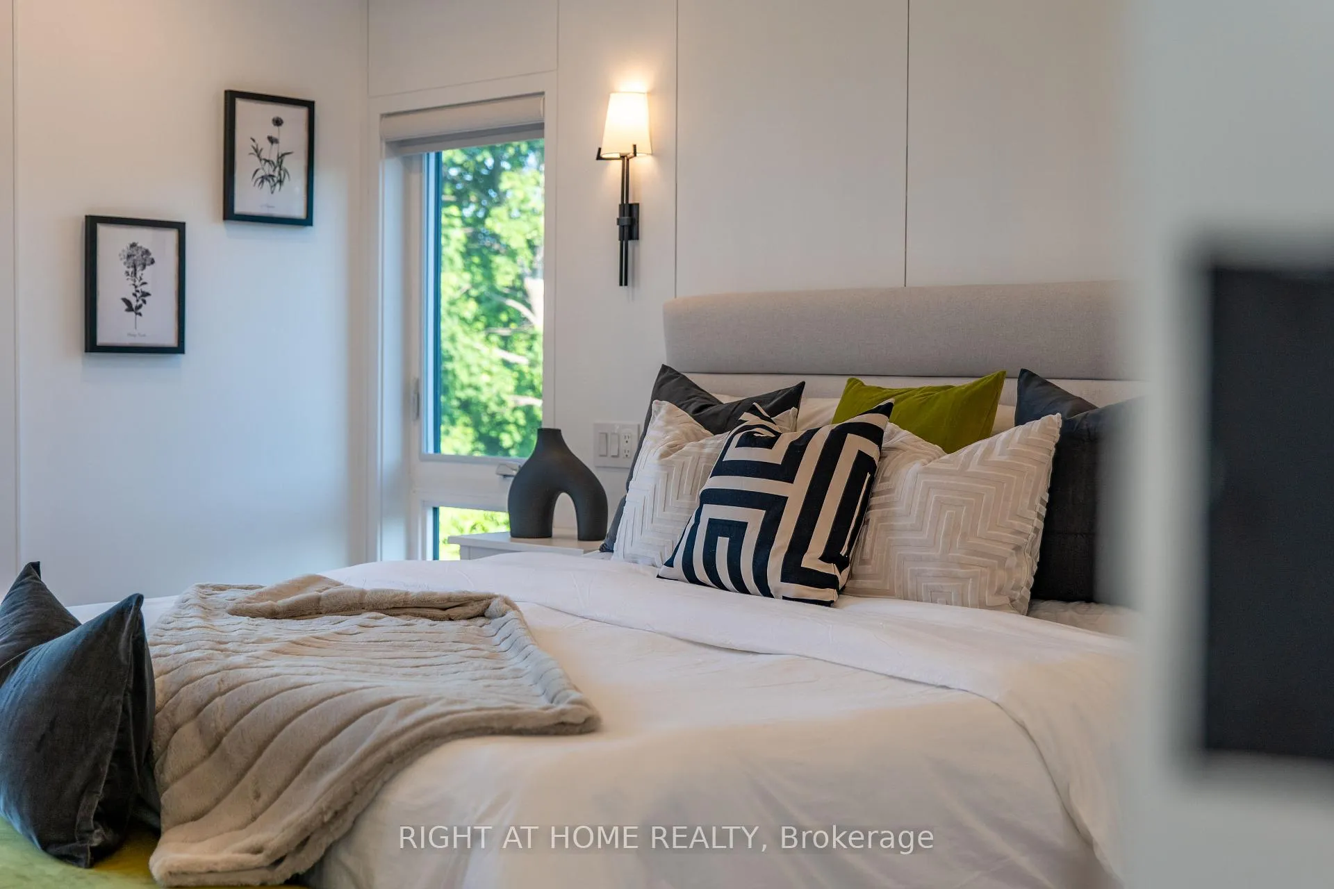Photo 23 of 23 Chartwell Road, Etobicoke, Stonegate-Queensway — HOMEH