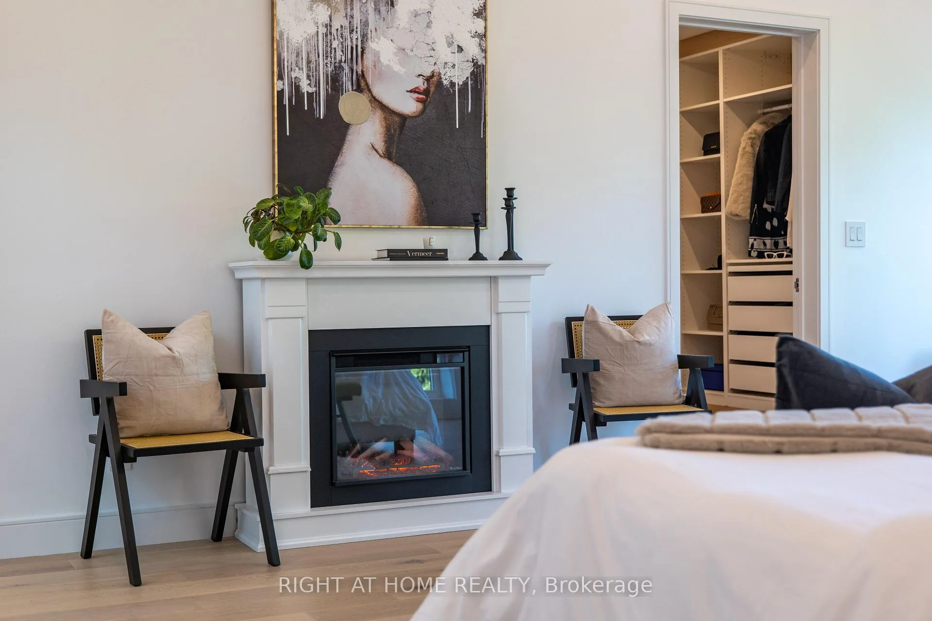 Photo 24 of 23 Chartwell Road, Etobicoke, Stonegate-Queensway — HOMEH