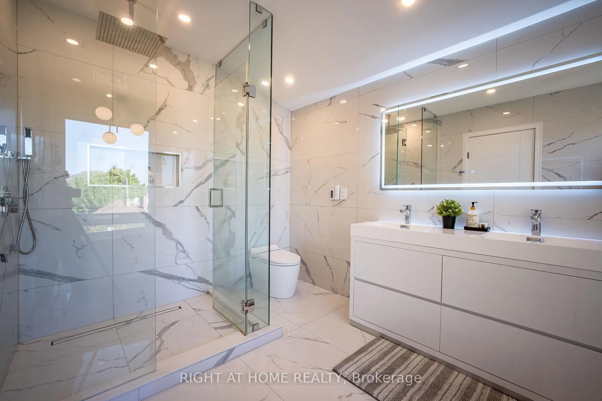 Photo 26 of 23 Chartwell Road, Etobicoke, Stonegate-Queensway — HOMEH
