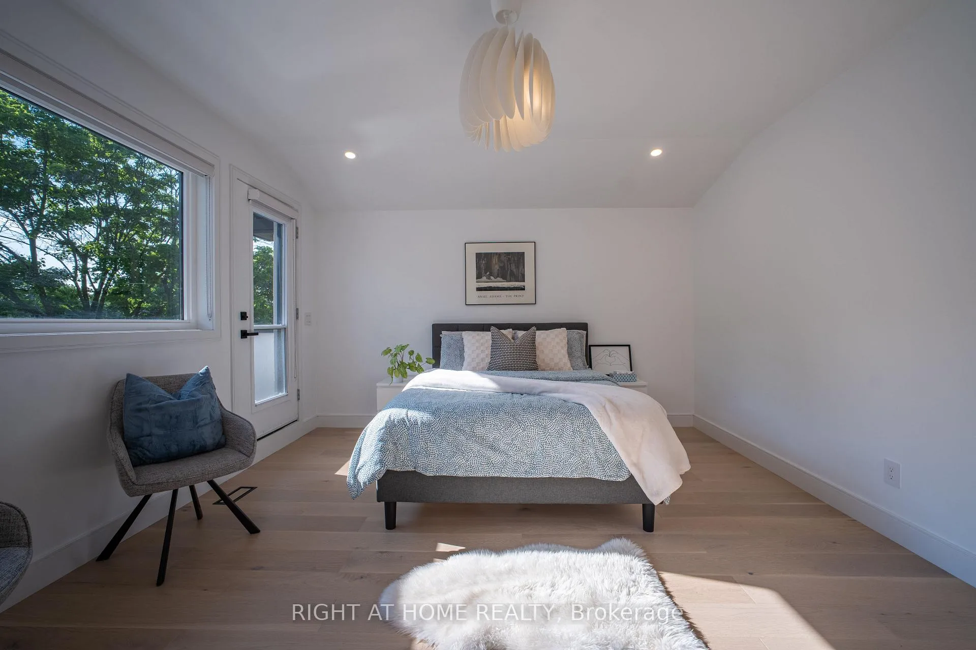 Photo 27 of 23 Chartwell Road, Etobicoke, Stonegate-Queensway — HOMEH