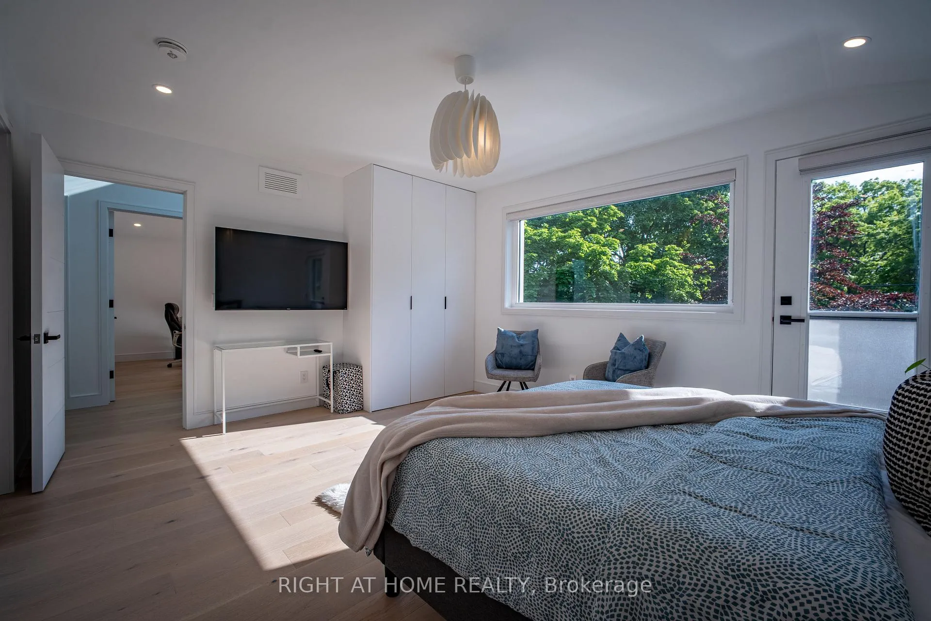 Photo 28 of 23 Chartwell Road, Etobicoke, Stonegate-Queensway — HOMEH