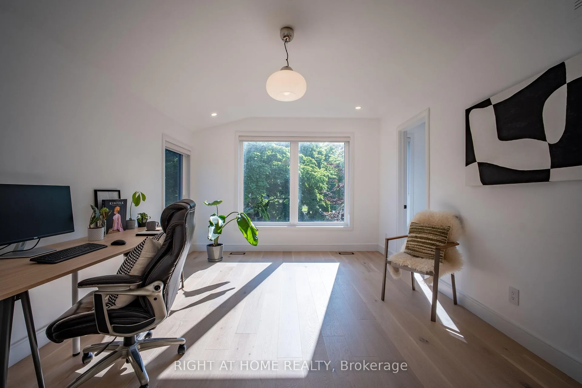 Photo 33 of 23 Chartwell Road, Etobicoke, Stonegate-Queensway — HOMEH
