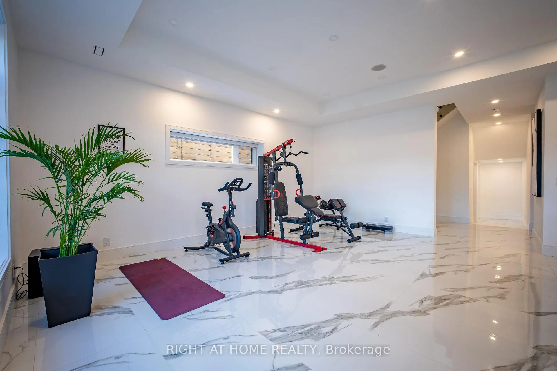 Photo 37 of 23 Chartwell Road, Etobicoke, Stonegate-Queensway — HOMEH