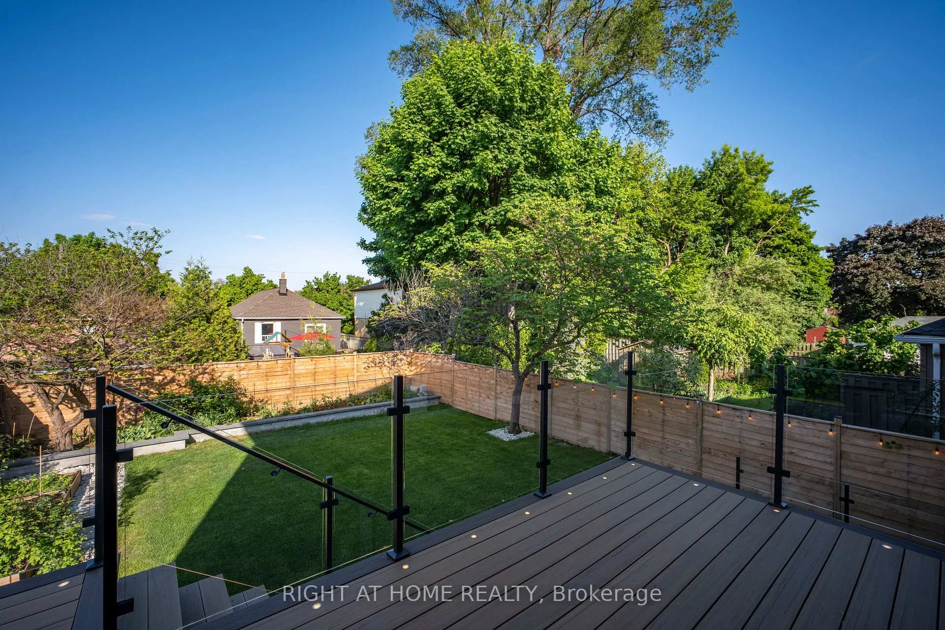 Photo 39 of 23 Chartwell Road, Etobicoke, Stonegate-Queensway — HOMEH
