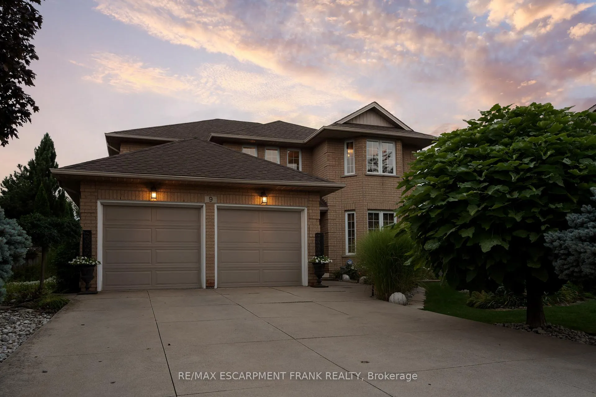Front of 9 Sugarberry Court