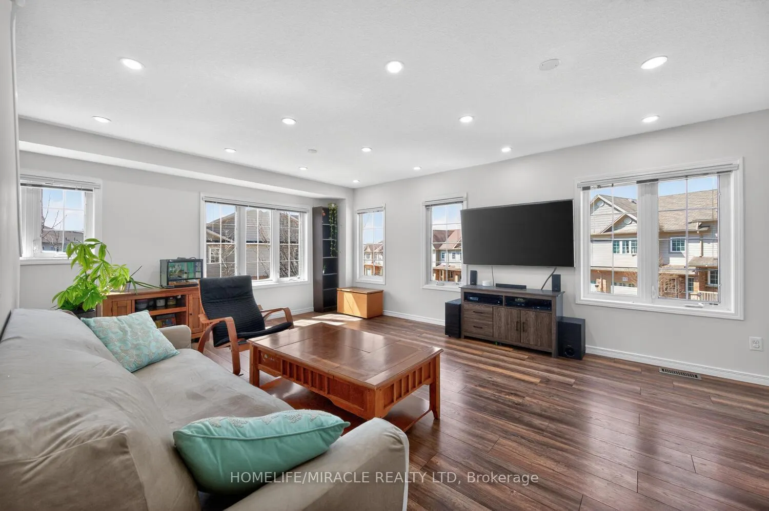 Photo 12 of Unit 52, 355 Fisher Mills Road, Waterloo — HOMEH