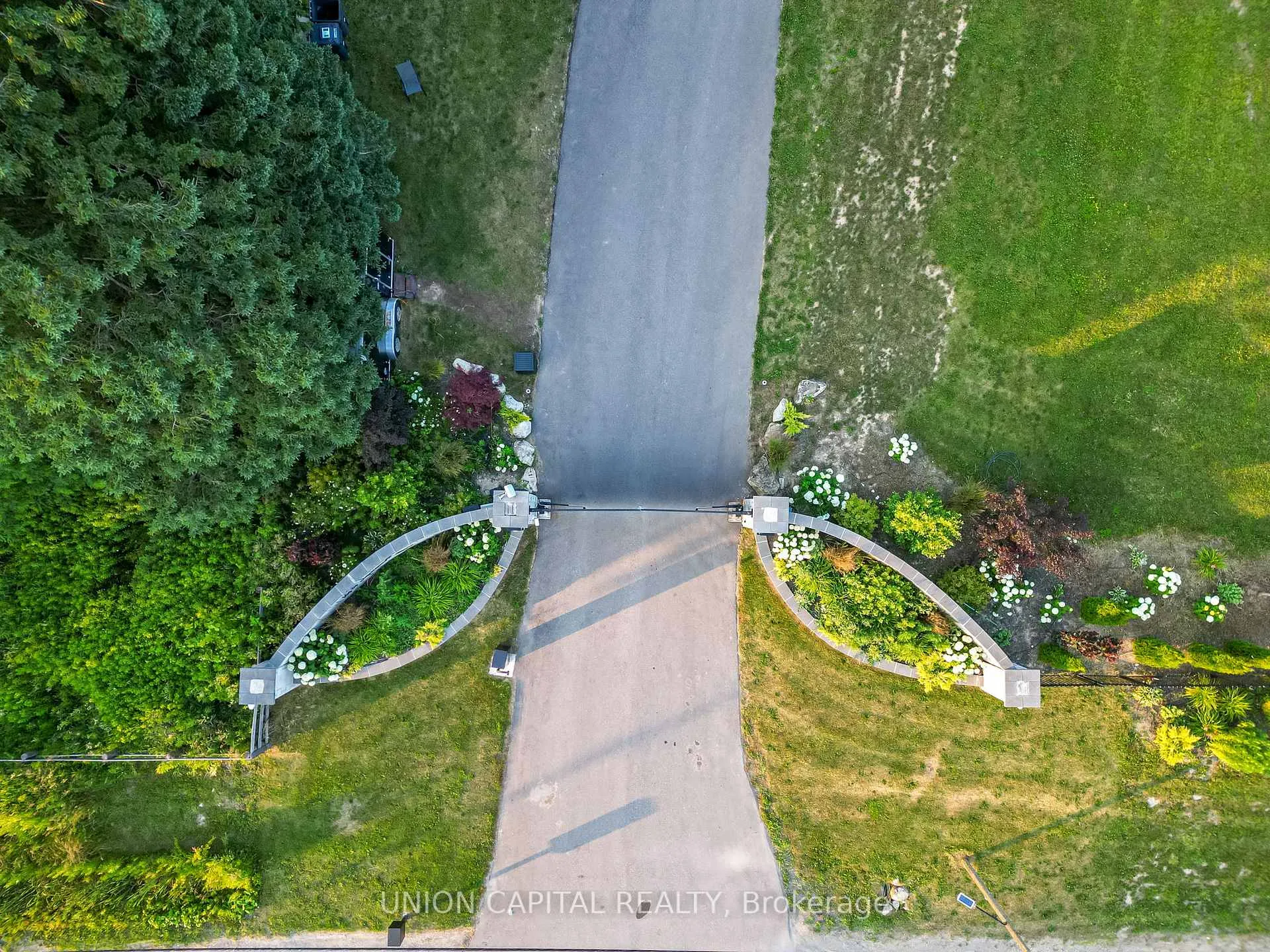 Photo 6 of 16033 Mississauga Road, Caledon, Rural Caledon — HOMEH