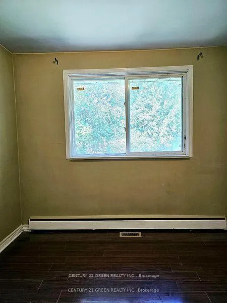 Photo 3 of 12 Marengo (Main Level) Avenue, Scarborough, Eglinton East — HOMEH