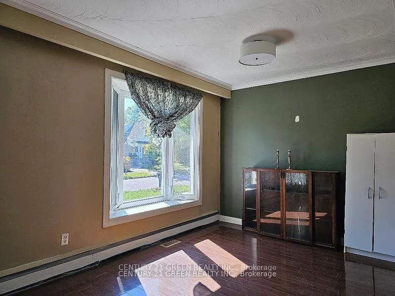 Photo 4 of 12 Marengo (Main Level) Avenue, Scarborough, Eglinton East — HOMEH