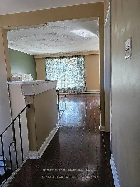 Photo 5 of 12 Marengo (Main Level) Avenue, Scarborough, Eglinton East — HOMEH