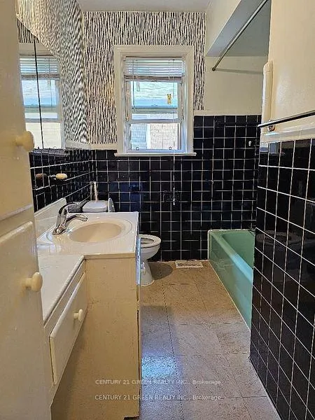 Photo 8 of 12 Marengo (Main Level) Avenue, Scarborough, Eglinton East — HOMEH