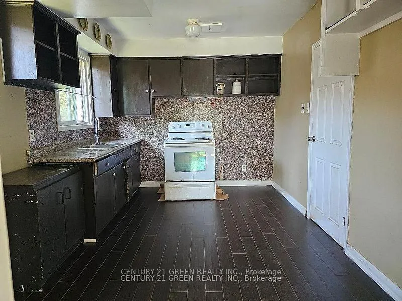 Photo 17 of 12 Marengo (Main Level) Avenue, Scarborough, Eglinton East — HOMEH
