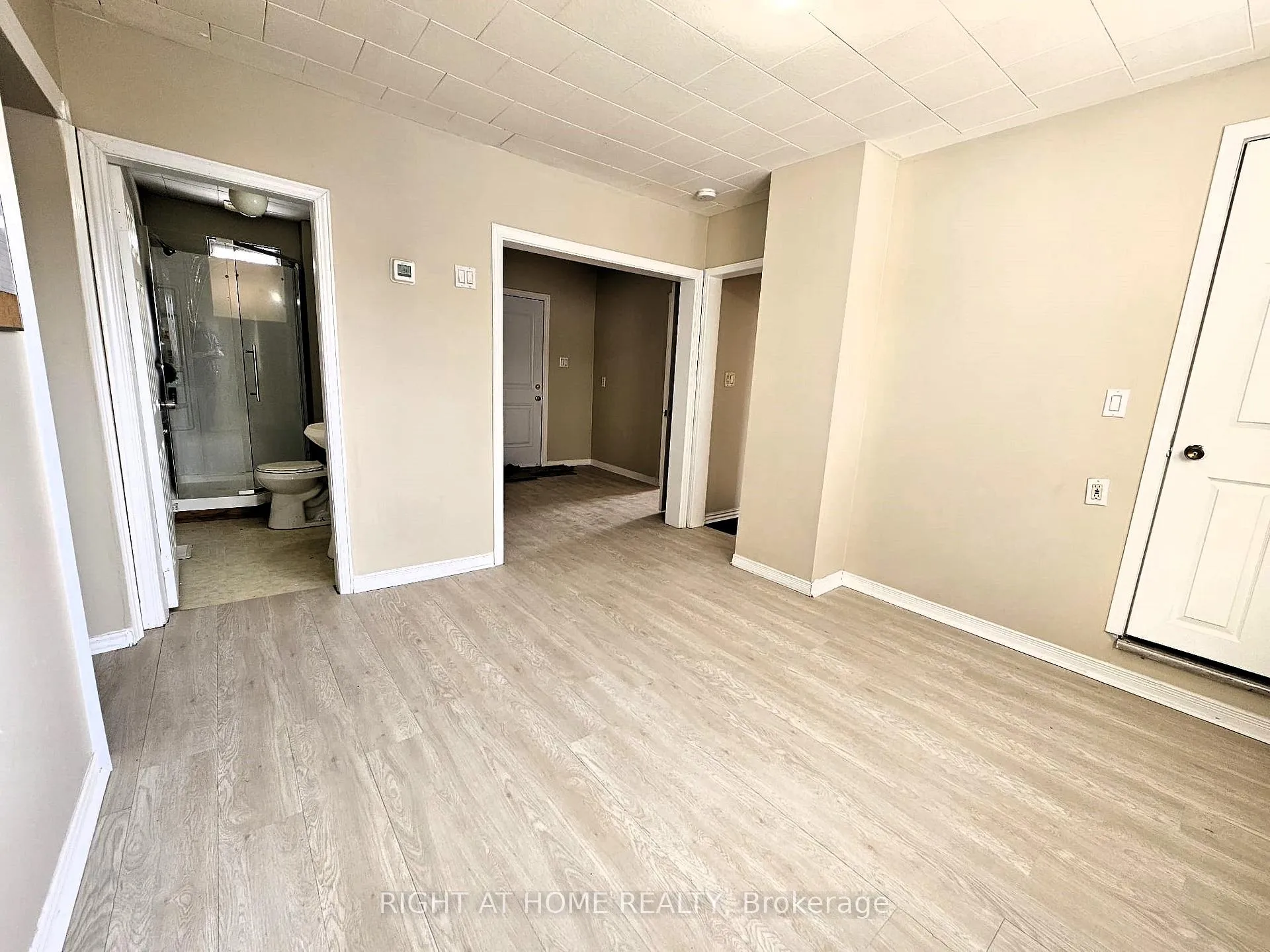 Photo 2 of 204 Foster Drive, Barrie, Painswick North — HOMEH